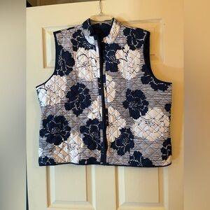 Floral Quilted Vest - Navy and White. Reverses to solid blue. Front zipper